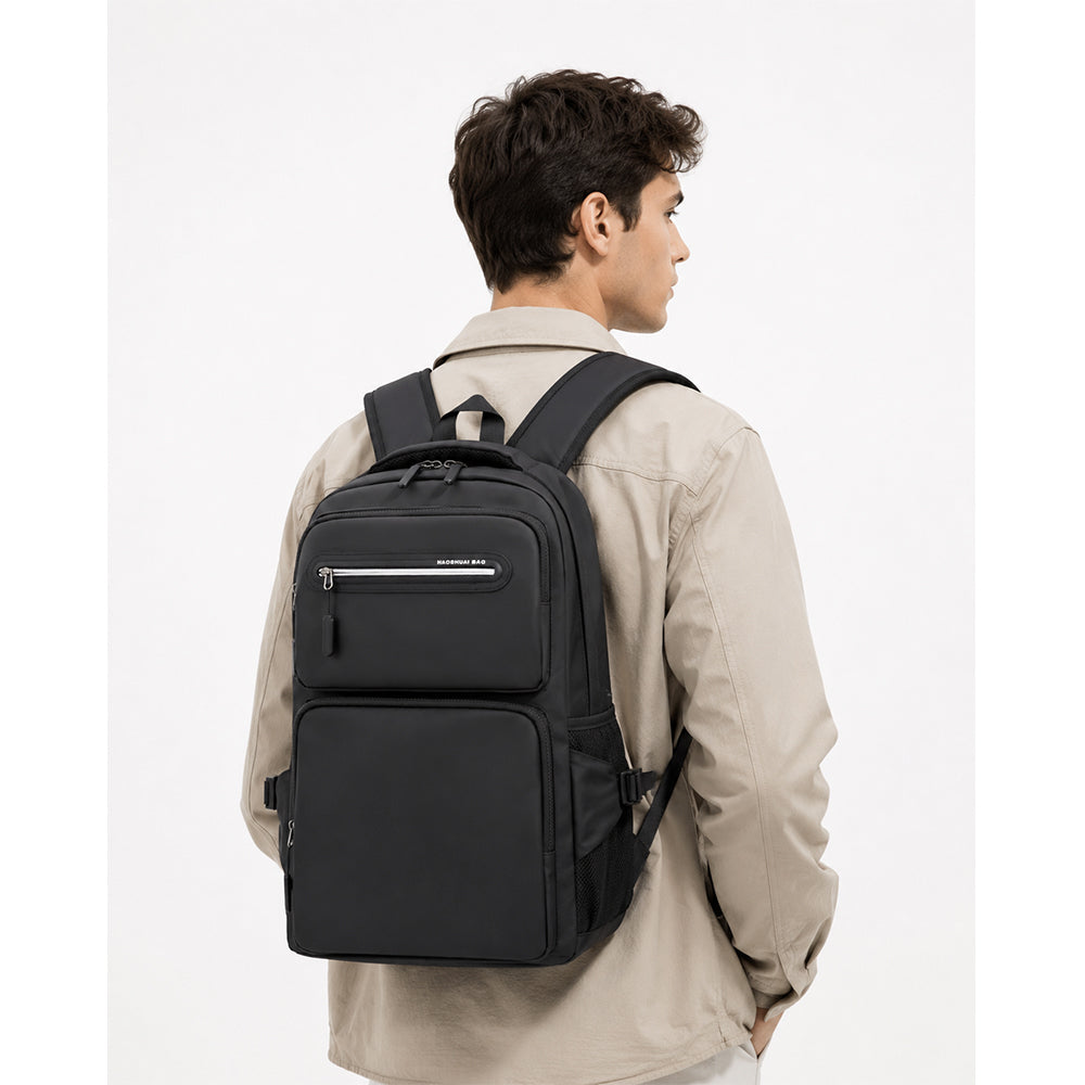 laptoptáska, fekete, kompakt, poliészter anyagból, cipzáras részlettel, vállpánttal