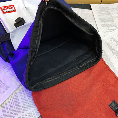 iskolatáska hátizsák, fehér, nylon anyagból, cipzáras részlettel, hátoldali nézetben, közelebbi részlettel