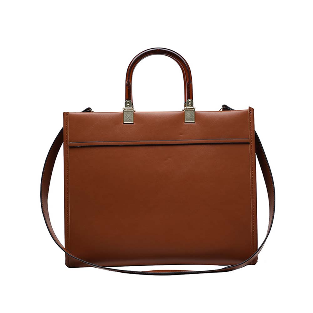 Dollcini barna strukturált női crossbody kézitáska, felső fogantyúval és vállpánttal