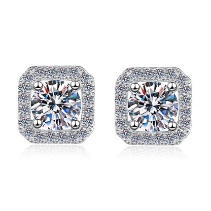 Dollcini négyzetes moissanite bedugós fülbevaló pár, 925 ezüst foglalattal