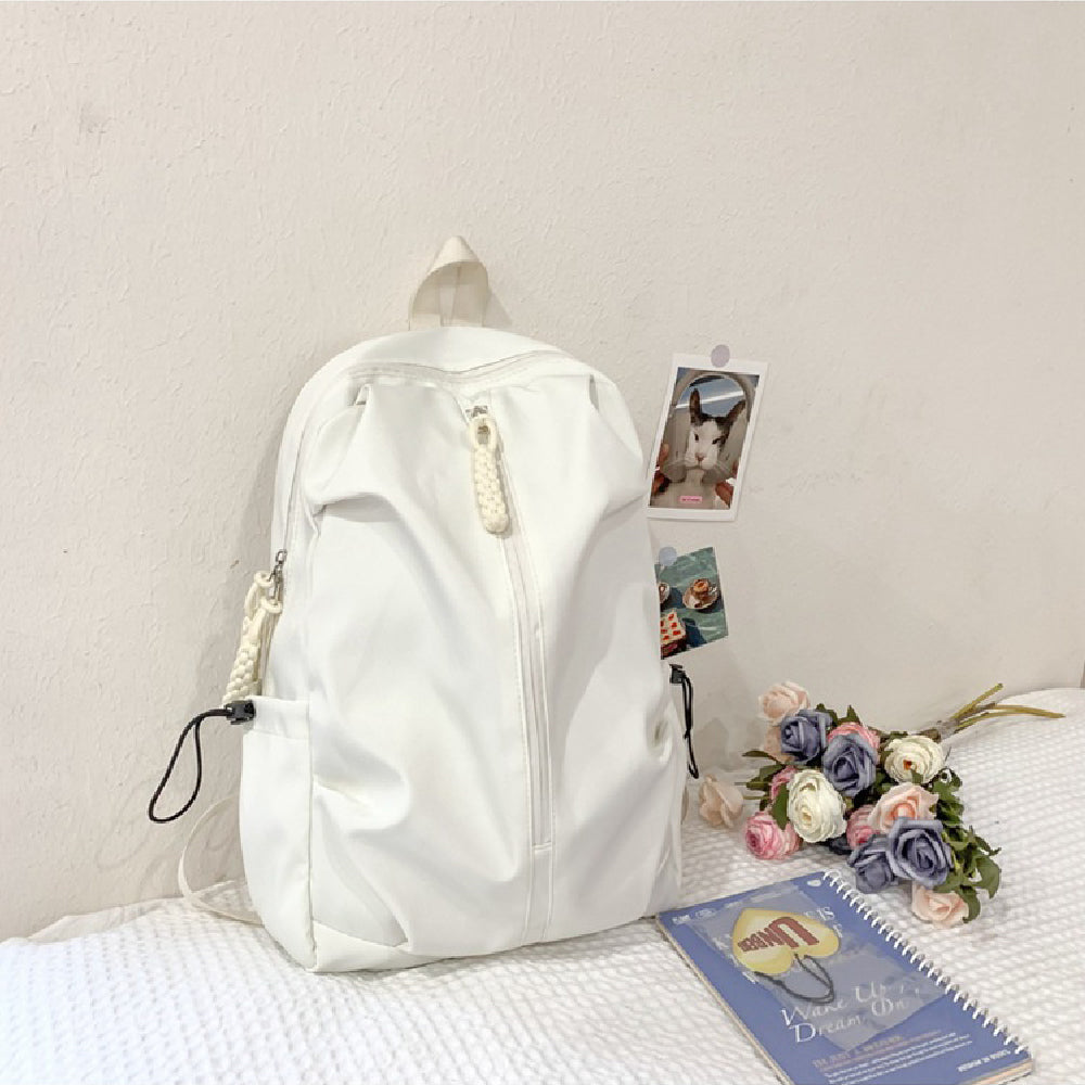 iskolatáska hátizsák, nylon anyagból, laptoprekesszel, hátoldali nézetben