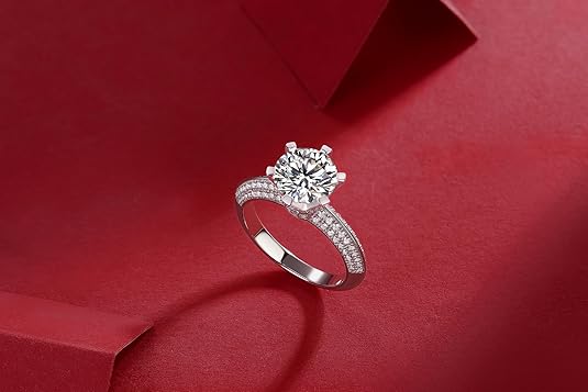 ezüst hatkarmos moissanite gyűrű közeli ékszerfotón