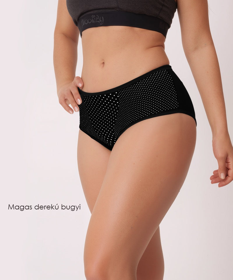fekete pöttyös magas derekú női bugyi, 6 részes pamut szettből, oldalnézetben