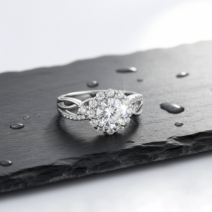 gyűrű, ezüst, moissanite kővel, 925 ezüst részlettel, ajándékhoz bemutatva