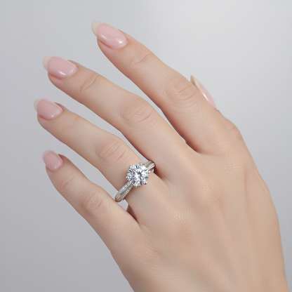 ezüst hatkarmos moissanite gyűrű díszített foglalat közelképen