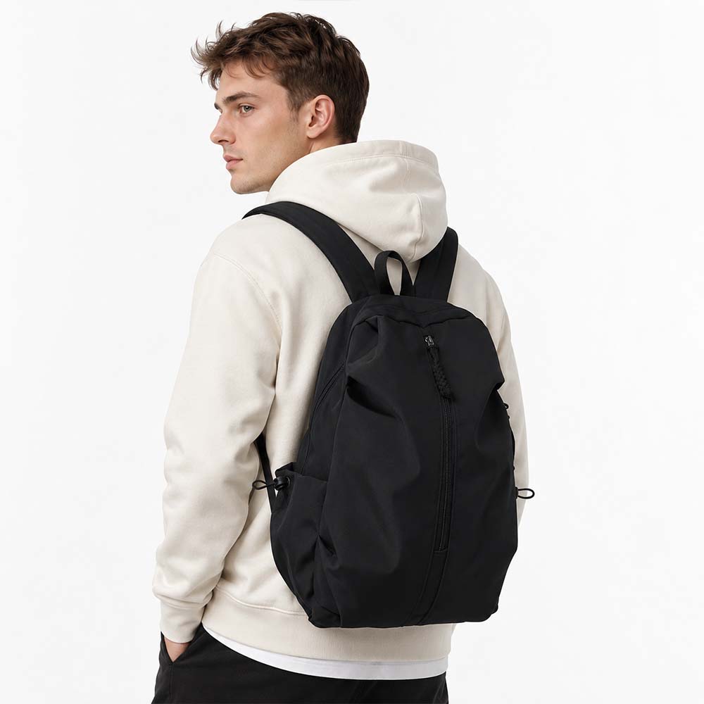 iskolatáska hátizsák, nylon anyagból, laptoprekesszel, használati nézetben